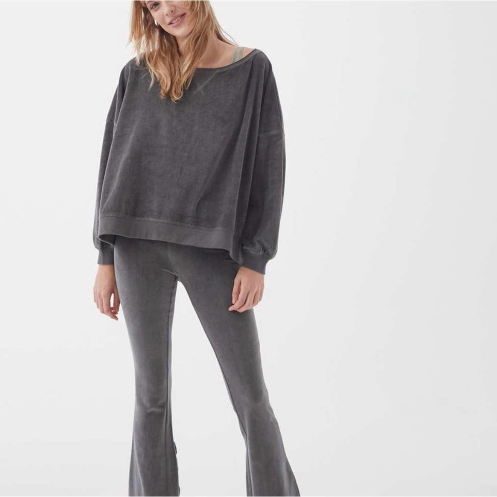Urban Outfitters |‎ Vic Velour Sweatshirt | S